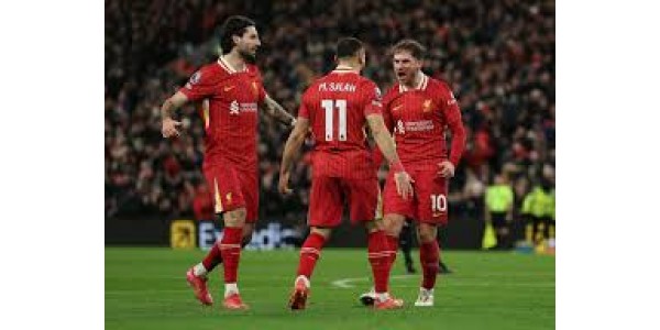 Liverpool nadal awansuje